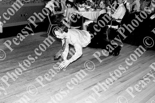 Ball Photography by Peasy Photos. ID:5583-BW-20081127LEIC.jpg