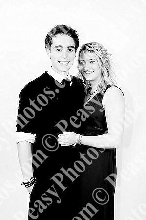 Ball Photography by Peasy Photos. ID:6254-BW-20081127LEIC.jpg