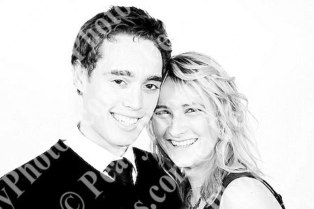 Ball Photography by Peasy Photos. ID:6255-BW-20081127LEIC.jpg