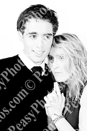Ball Photography by Peasy Photos. ID:6260-BW-20081127LEIC.jpg
