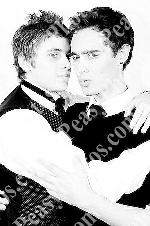 Ball Photography by Peasy Photos. ID:6275-BW-20081127LEIC.jpg