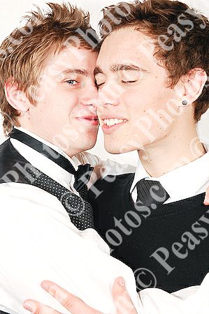 Ball Photography by Peasy Photos. ID:6276-20081127LEIC.jpg