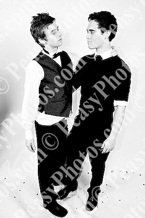 Ball Photography by Peasy Photos. ID:6279-BW-20081127LEIC.jpg