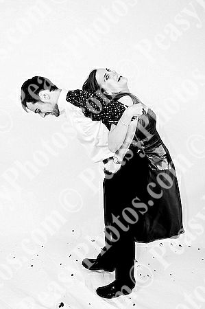 Ball Photography by Peasy Photos. ID:6308-BW-20081127LEIC.jpg