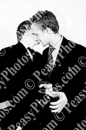 Ball Photography by Peasy Photos. ID:6313-BW-20081127LEIC.jpg